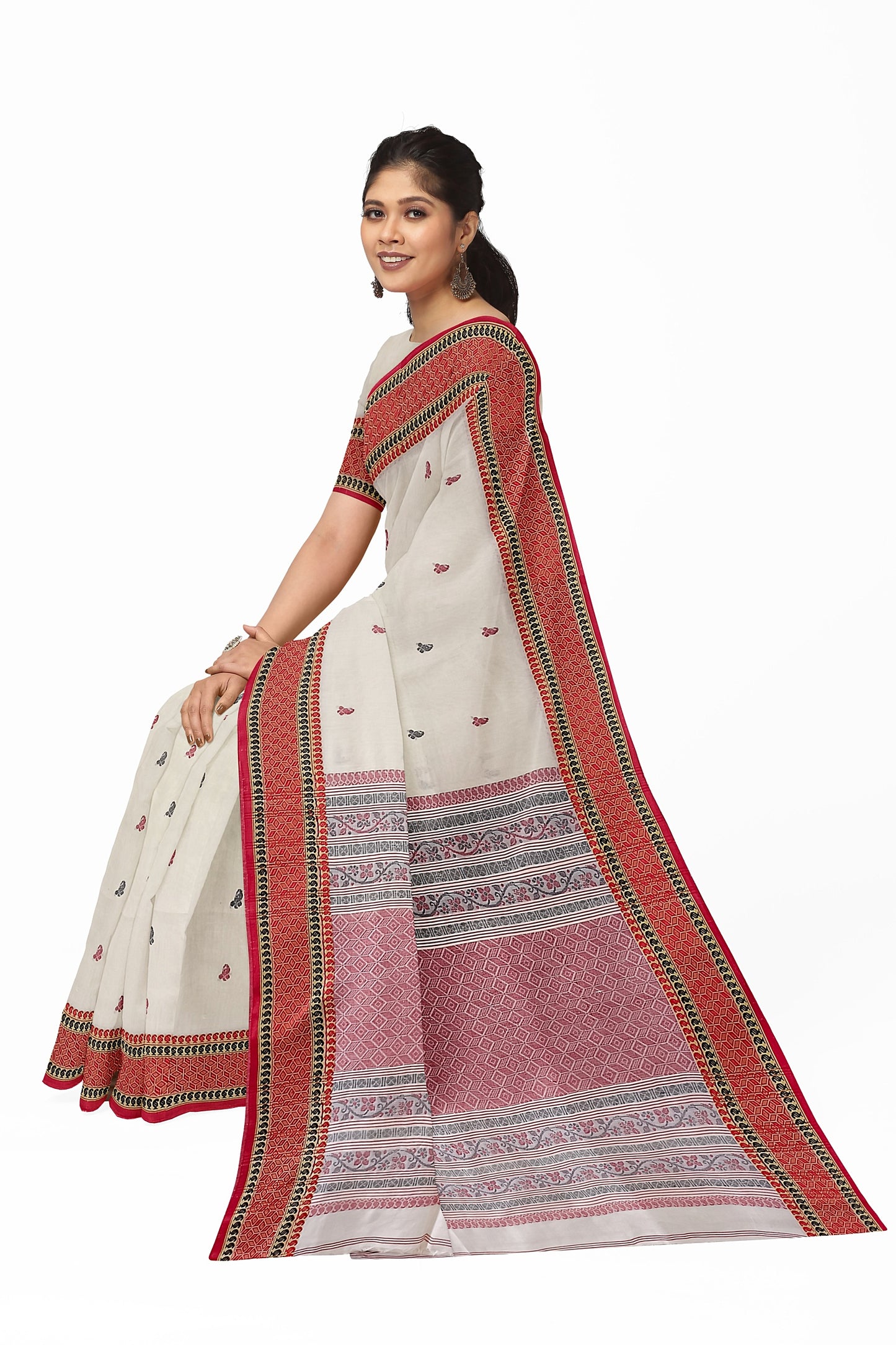 Off-White, Traditional Design Bengal Soft  Handloom Cotton Saree