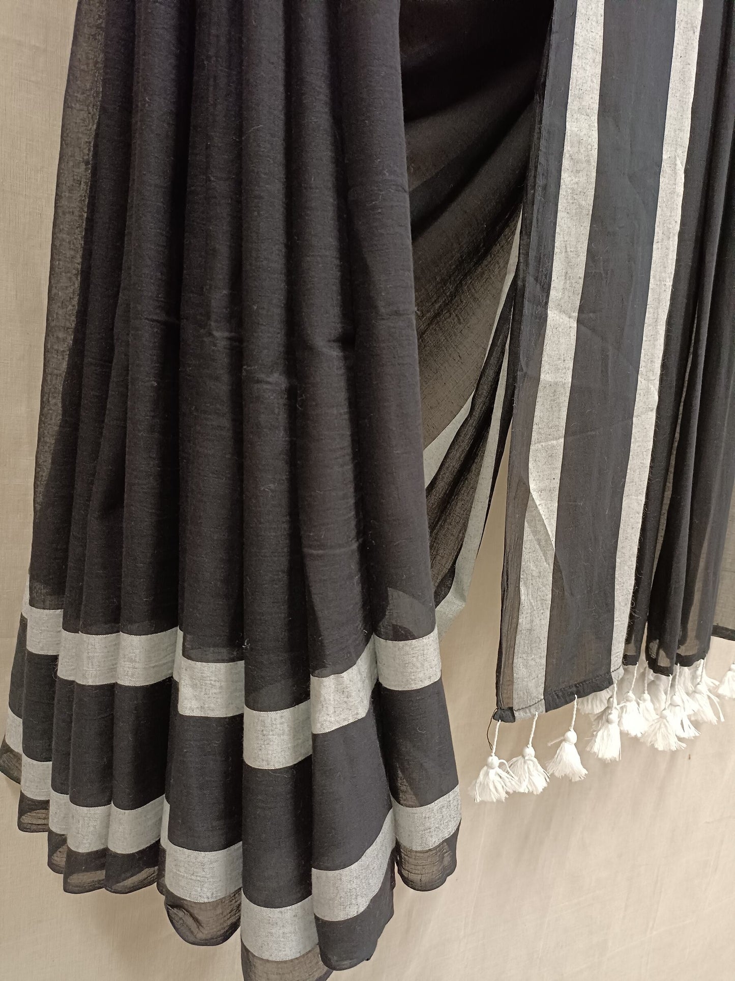 Black & White Handloom Soft Mull Cotton Saree