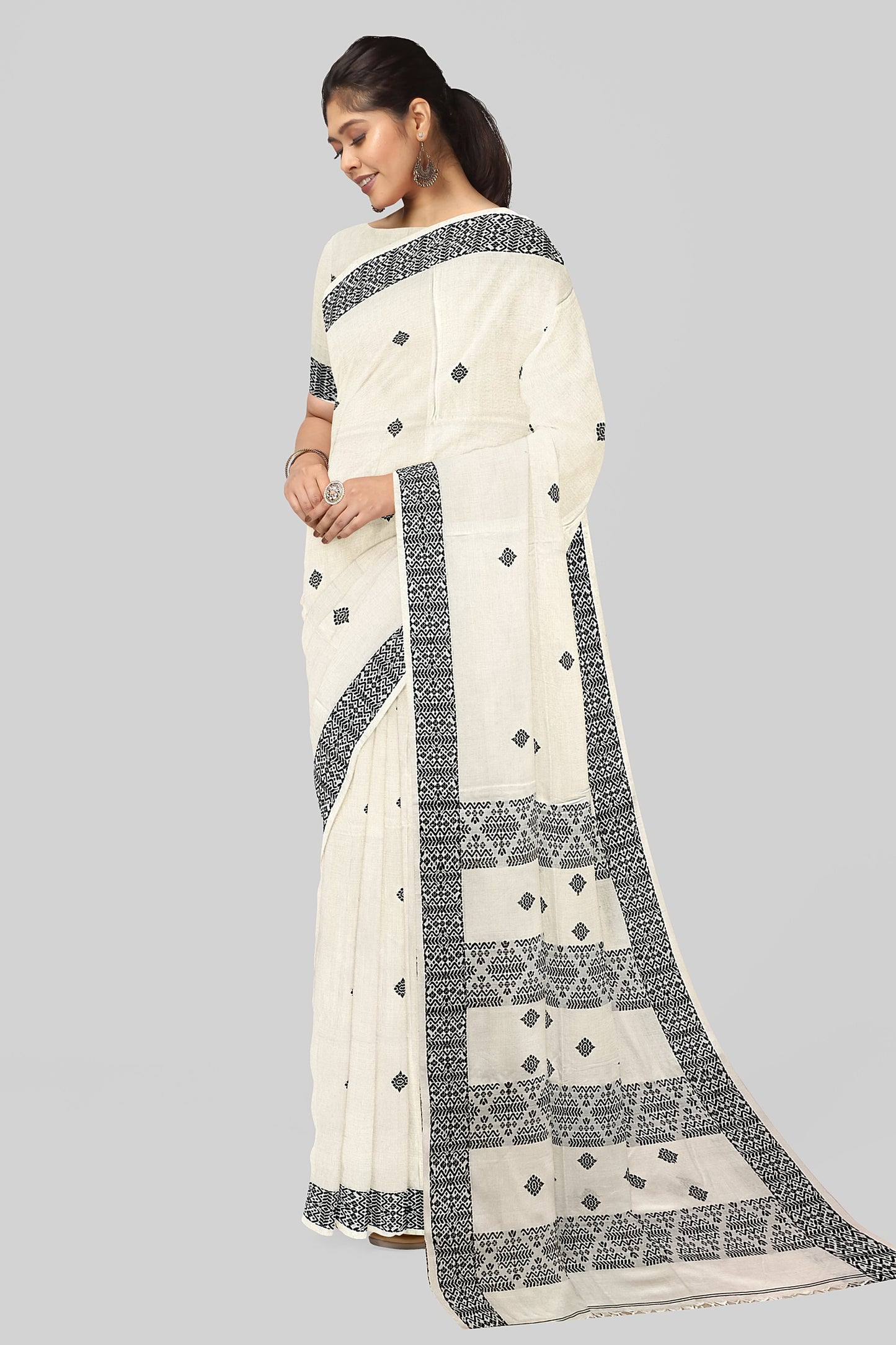 Off-White Black Premium Handloom Soft Cotton saree
